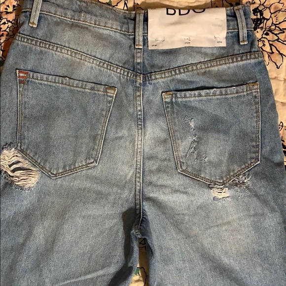 BDG High Rise Distressed Mom Jeans - Picture 6 of 8